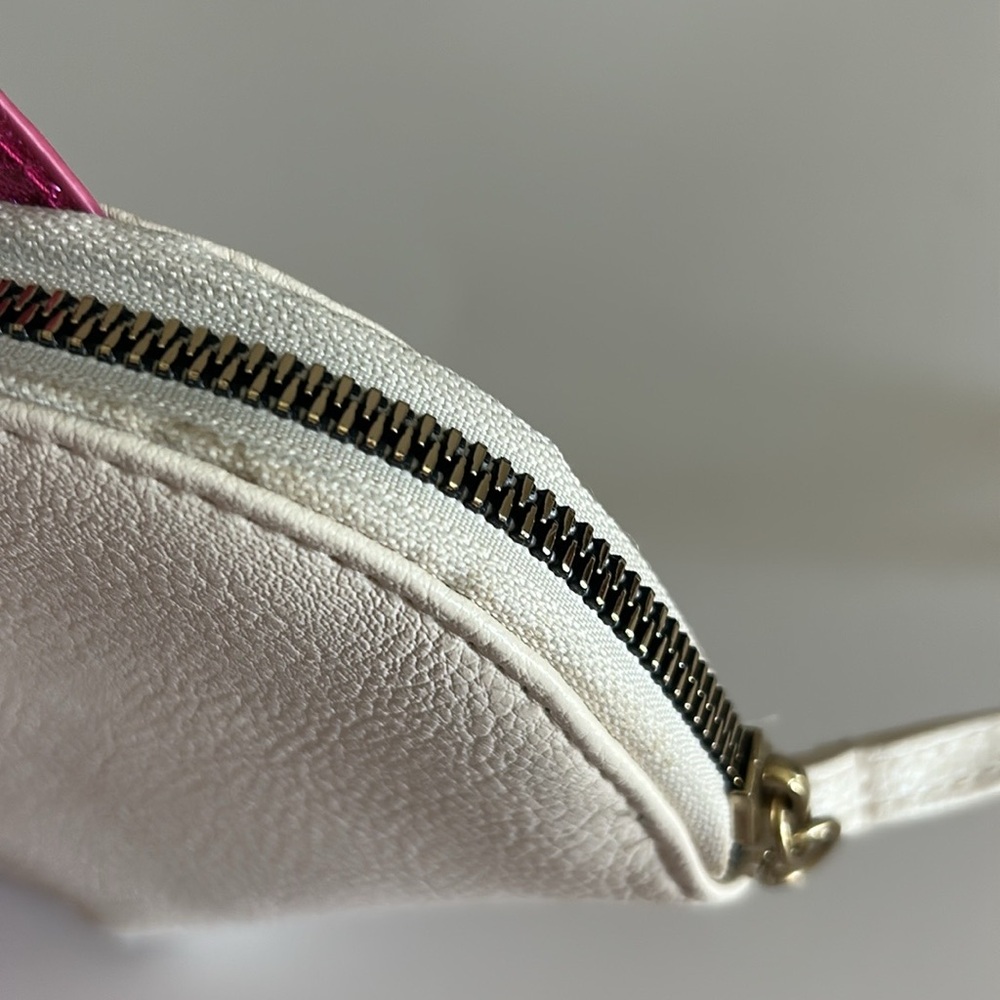 🩷 🥂 Host Pick 🥂 Unicorn Wristlet / Wallet / Coins - Picture 8 of 14